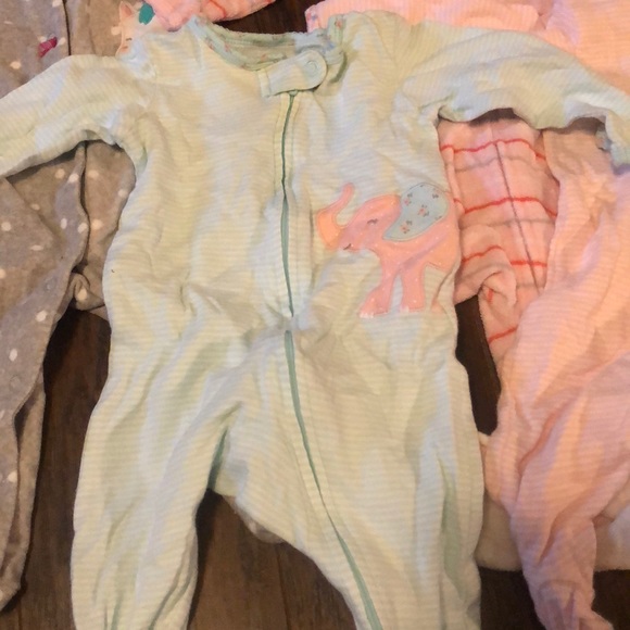 Bundle of Footed sleepers! Size 6 months - Picture 4 of 7